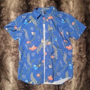 Her universe finding Nemo button up shirt size medium